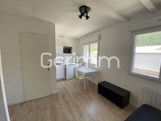 Studio à louer 420 € 1 pièce 15 m² Étage 1/1 Le Village Saint-Martin-d'Hères 38400