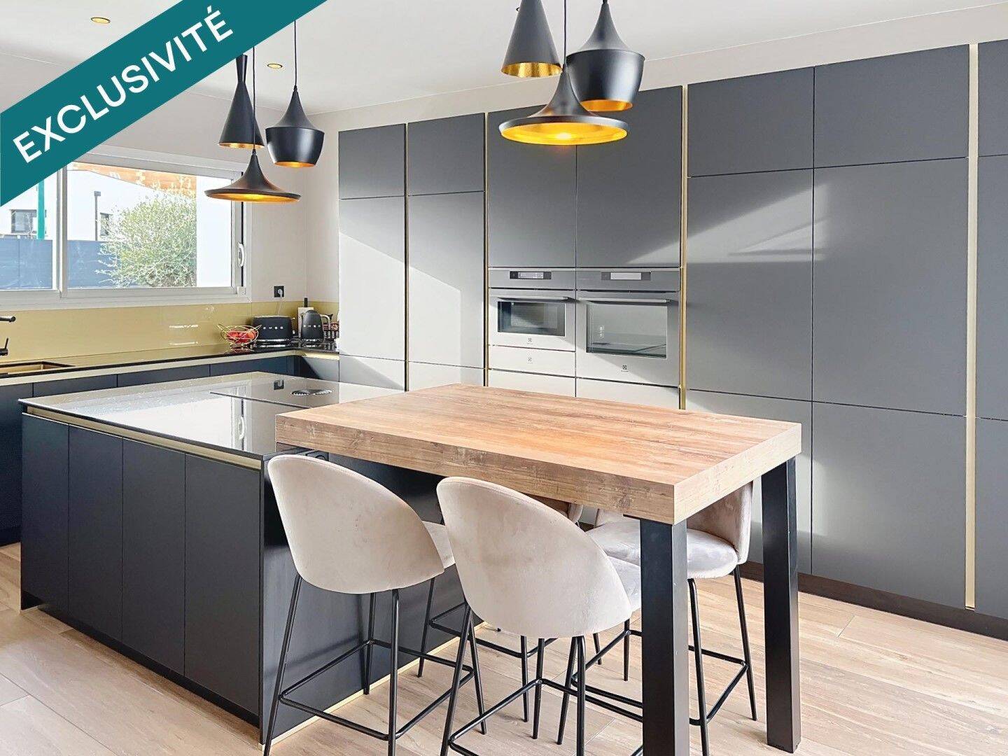 Maison 8 pièces 250 m² · à Champigny · 250 m² · 749 000 €