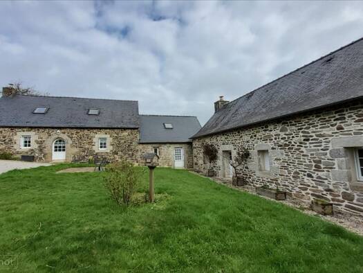 Maison à vendre 336 000 € 8 pièces 5 chambres 188 m² 2 055 m² de terrain Scrignac 29640