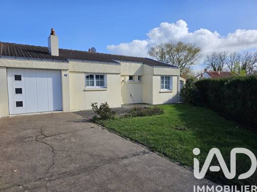 Maison à vendre 155 000 € 3 pièces 2 chambres 70 m² 461 m² de terrain Ville d'Ornay La Roche-sur-Yon 85000