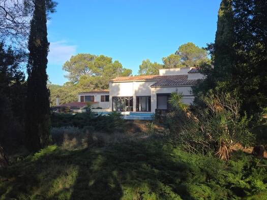 Villa à vendre 572 000 € 11 pièces 6 chambres 203 m² 5 000 m² de terrain Uchaux 84100