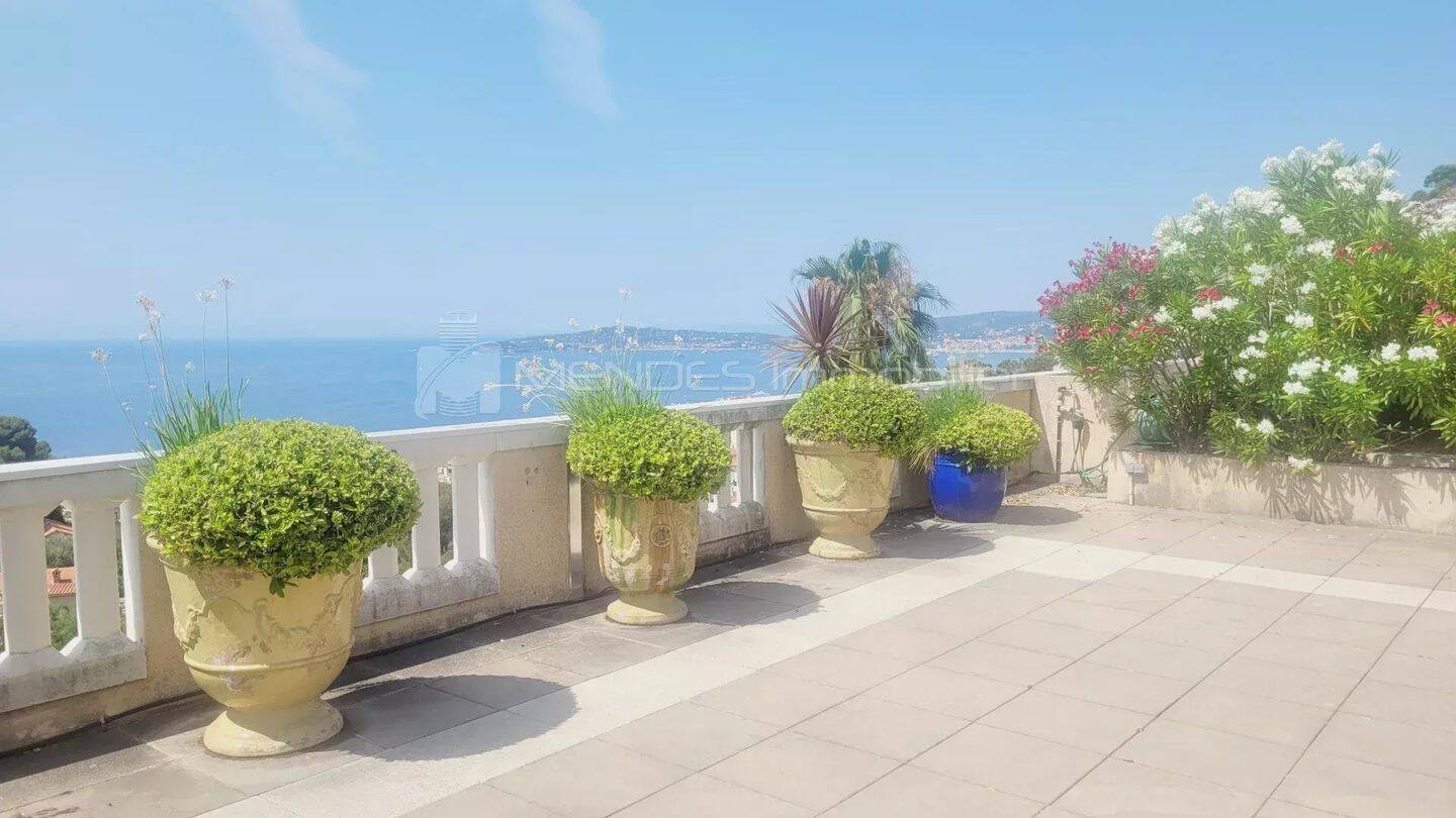 Appartement 4 pièces 127 m² · à Cap-d'Ail · 127,3 m² · 11 000 €/mois