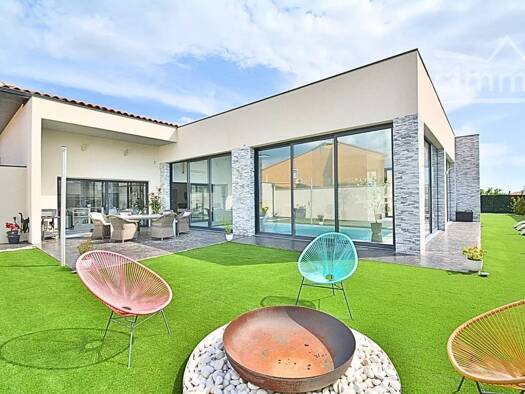 Villa à vendre 999 000 € 7 pièces 3 chambres 259 m² 1 049 m² de terrain Llupia 66300