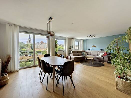 Appartement à vendre 370 000 € 4 pièces 2 chambres 82,5 m² Étage 4/4 Centre Nord Oullins-Pierre-Bénite 69600