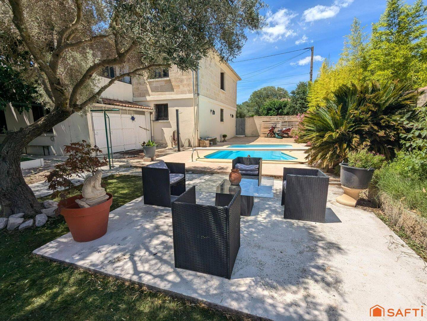 Maison 7 pièces 194 m² · à Uchaud · 194 m² · 394 000 €