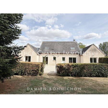 Maison 5 pièces 123 m² · à Charny Orée de Puisaye · 123 m² · 219 000 €