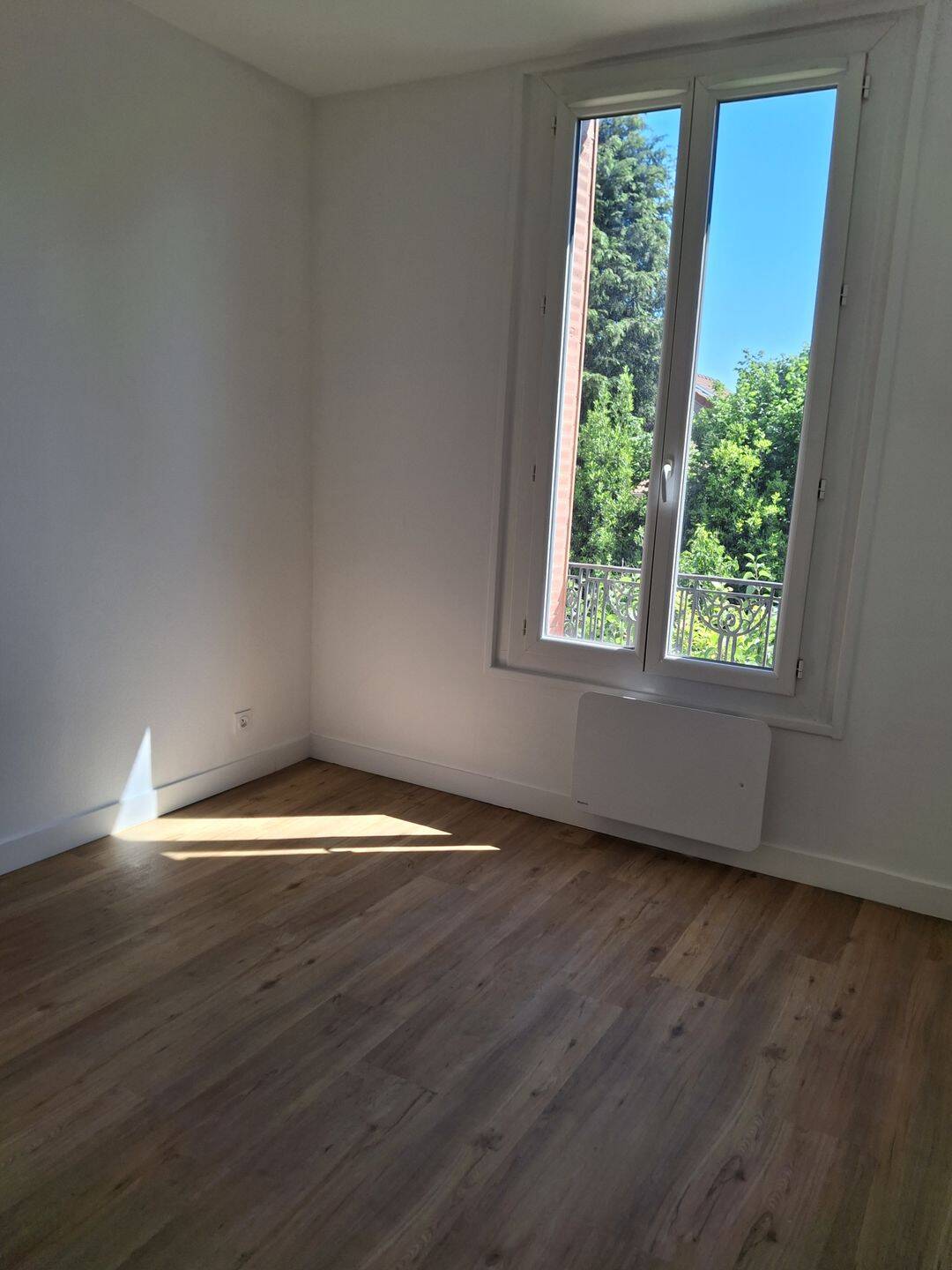 Appartement 3 pièces 43 m² · à Villeneuve-le-Roi · 43 m² · 890 €