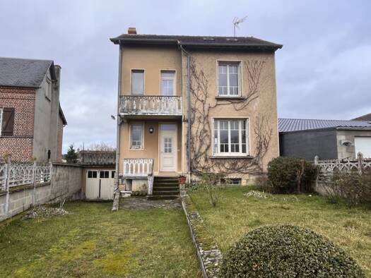 Maison à vendre 157 320 € 5 pièces 3 chambres 105 m² 308 m² de terrain Livarot-Pays-d'Auge 14140