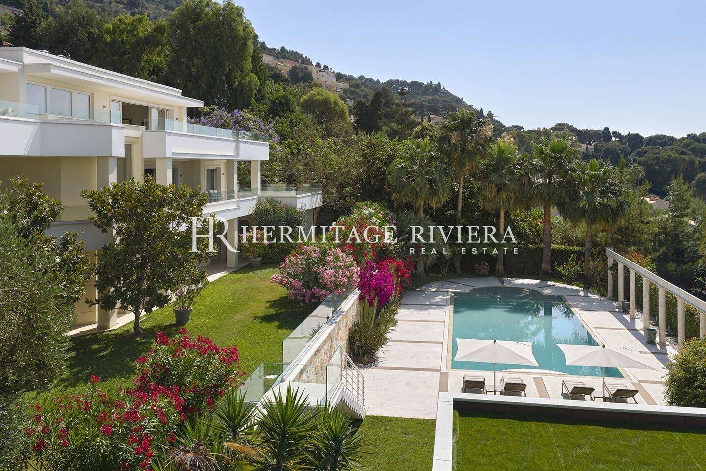 Maison 13 pièces 869 m² · à Cap-d'Ail · 869 m² · 15 800 000 €