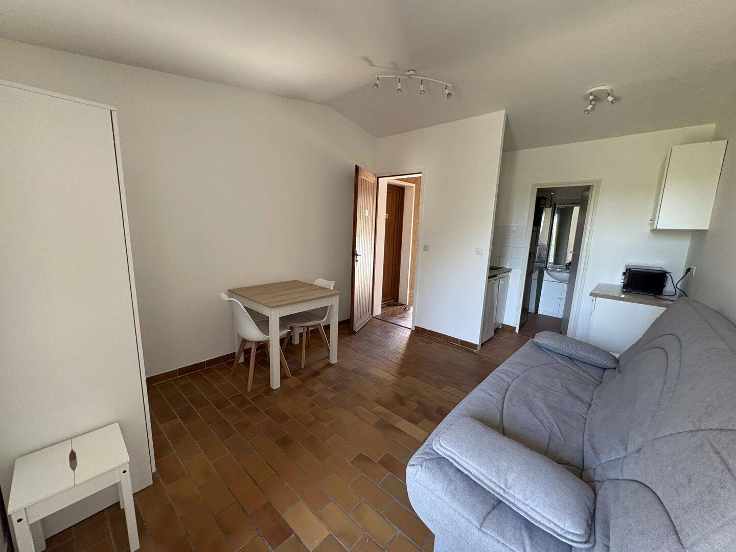 Appartement 1 pièce 18 m² · à Nîmes · 18 m² · 480 €