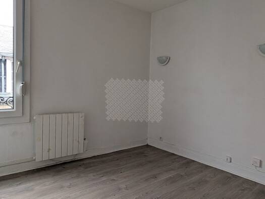 Appartement à louer 400 € 2 pièces 1 chambre 26 m² Étage 1/2 Hôpital-Chasse Royale-Le Pré Le Mans 72000