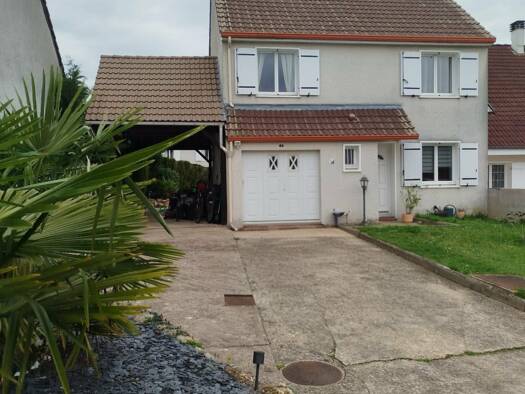 Maison à vendre 185 000 € 5 pièces 3 chambres 101 m² 487 m² de terrain Le Val d'Yevre Saint-Germain-du-Puy 18390