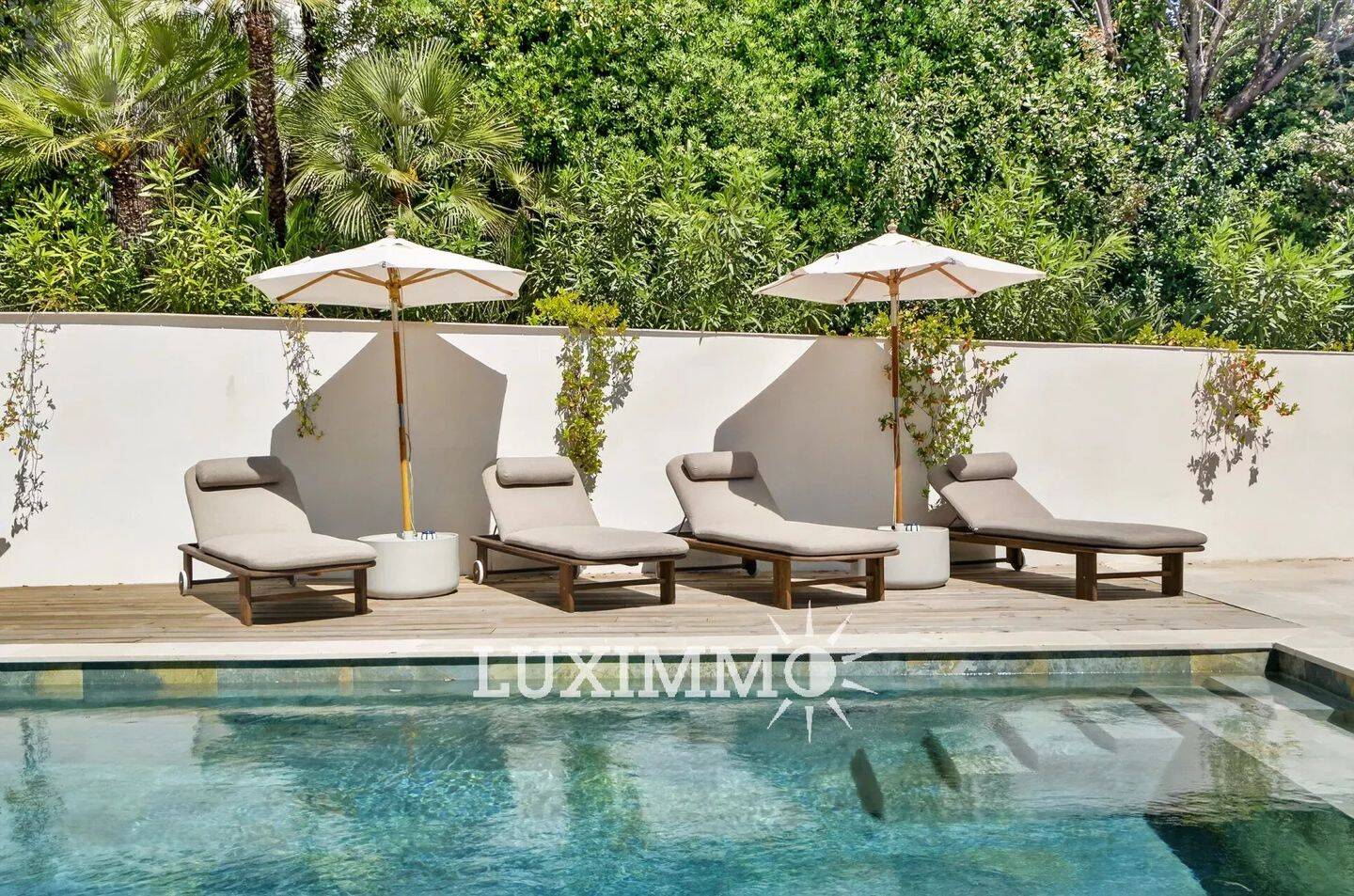 Maison 7 pièces 175 m² · à Cannes · 175 m² · 13 000 €/mois