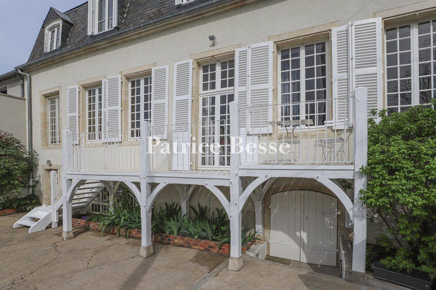 Maison 10 pièces 250 m² · à La Charité-sur-Loire · 250 m² · 395 000 €