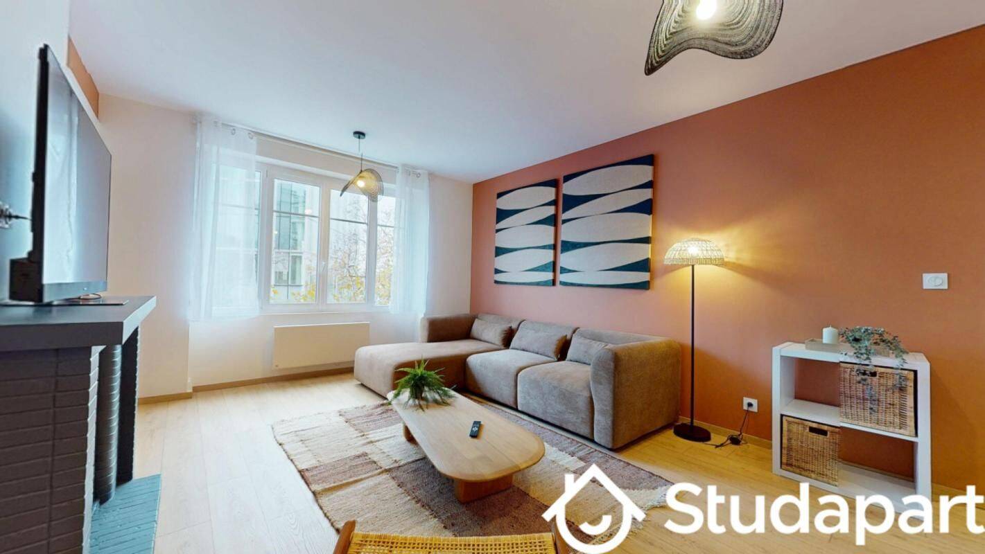 1 pièce 10 m² · à Lyon 7ème Arrondissement · 10 m² · 650 €