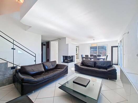 Maison à louer 2 900 € 4 pièces 3 chambres 131,9 m² 1 400 m² de terrain Massongy 74140