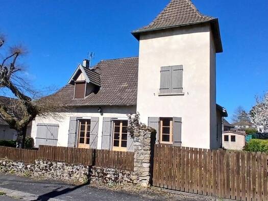 Maison à louer 995 € 4 pièces 3 chambres 107 m² Faycelles 46100