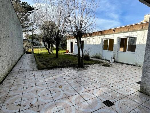 Maison à vendre 385 000 € 6 pièces 5 chambres 135 m² 350 m² de terrain Saraillere-Ronceval-Seigliere Cenon 33150