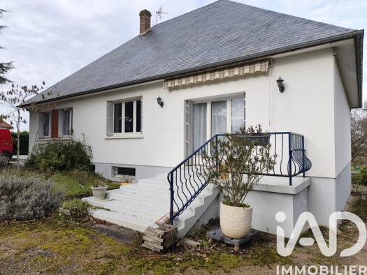 Maison de plain-pied à vendre 240 000 € 5 pièces 3 chambres 125 m² 3 258 m² de terrain Courtenay 45320