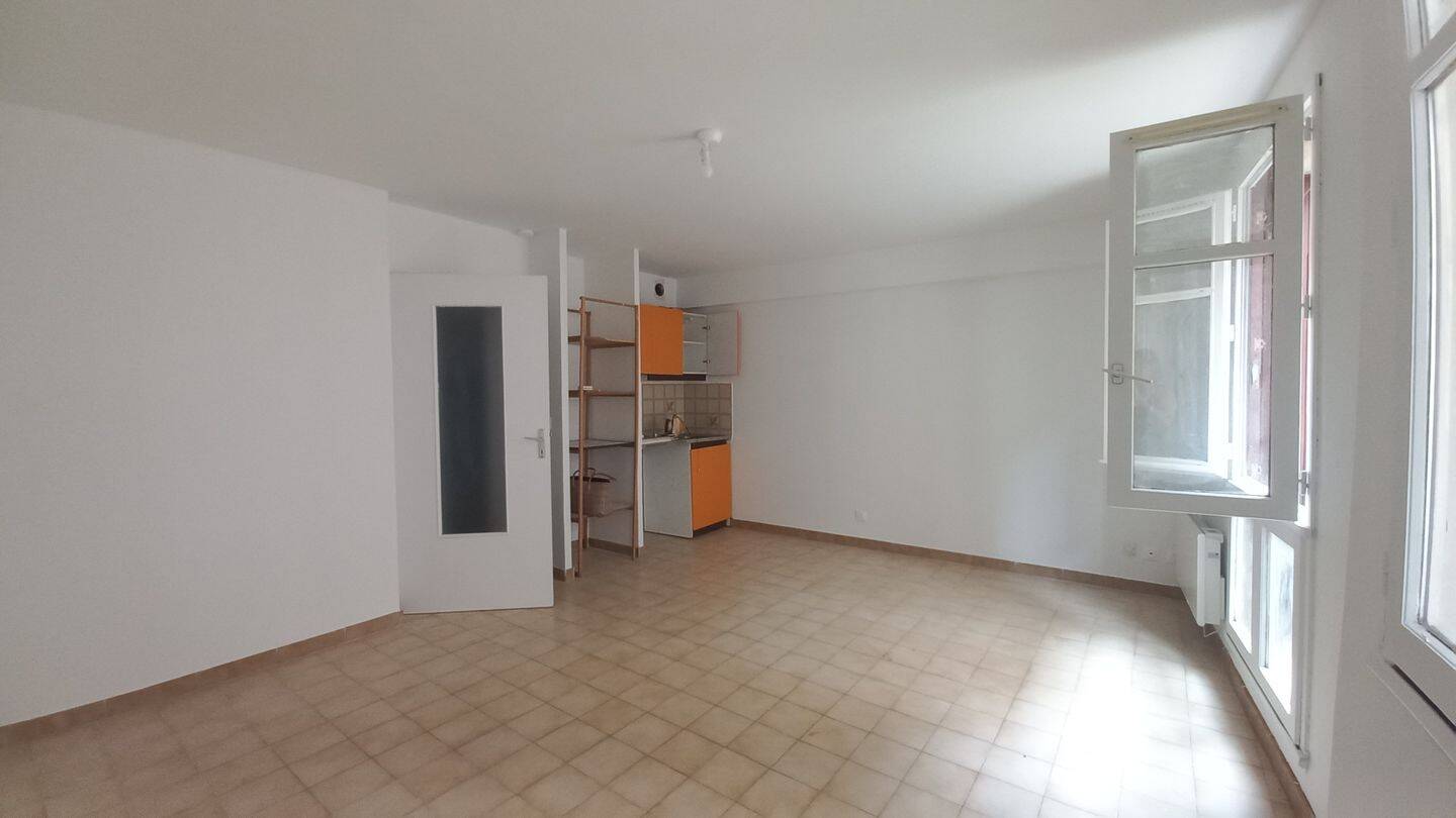Appartement 1 pièce 26 m² · à Béziers · 25,6 m² · 360 €
