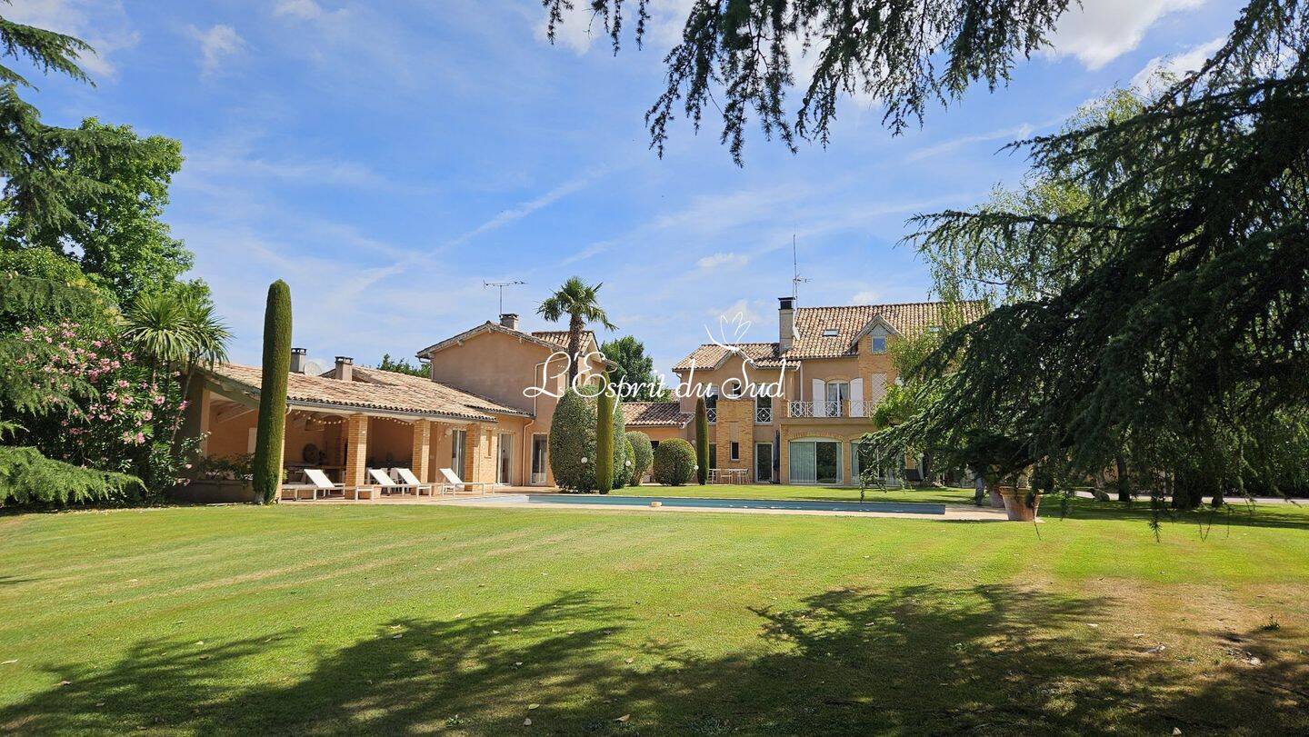 Maison 7 pièces 333 m² · à Rabastens · 333 m² · 930 000 €