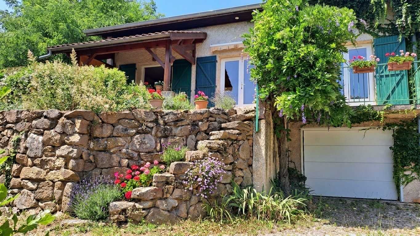 Maison 6 pièces 105 m² · à Vaugneray · 105 m² · 374 400 €