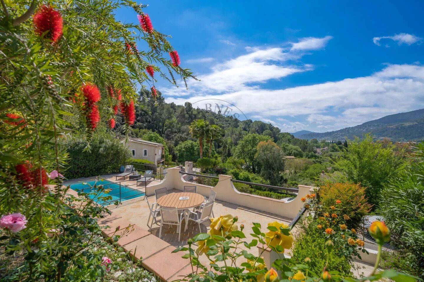 Maison 6 pièces 115 m² · à La Roquette-sur-Siagne · 115 m² · 695 000 €