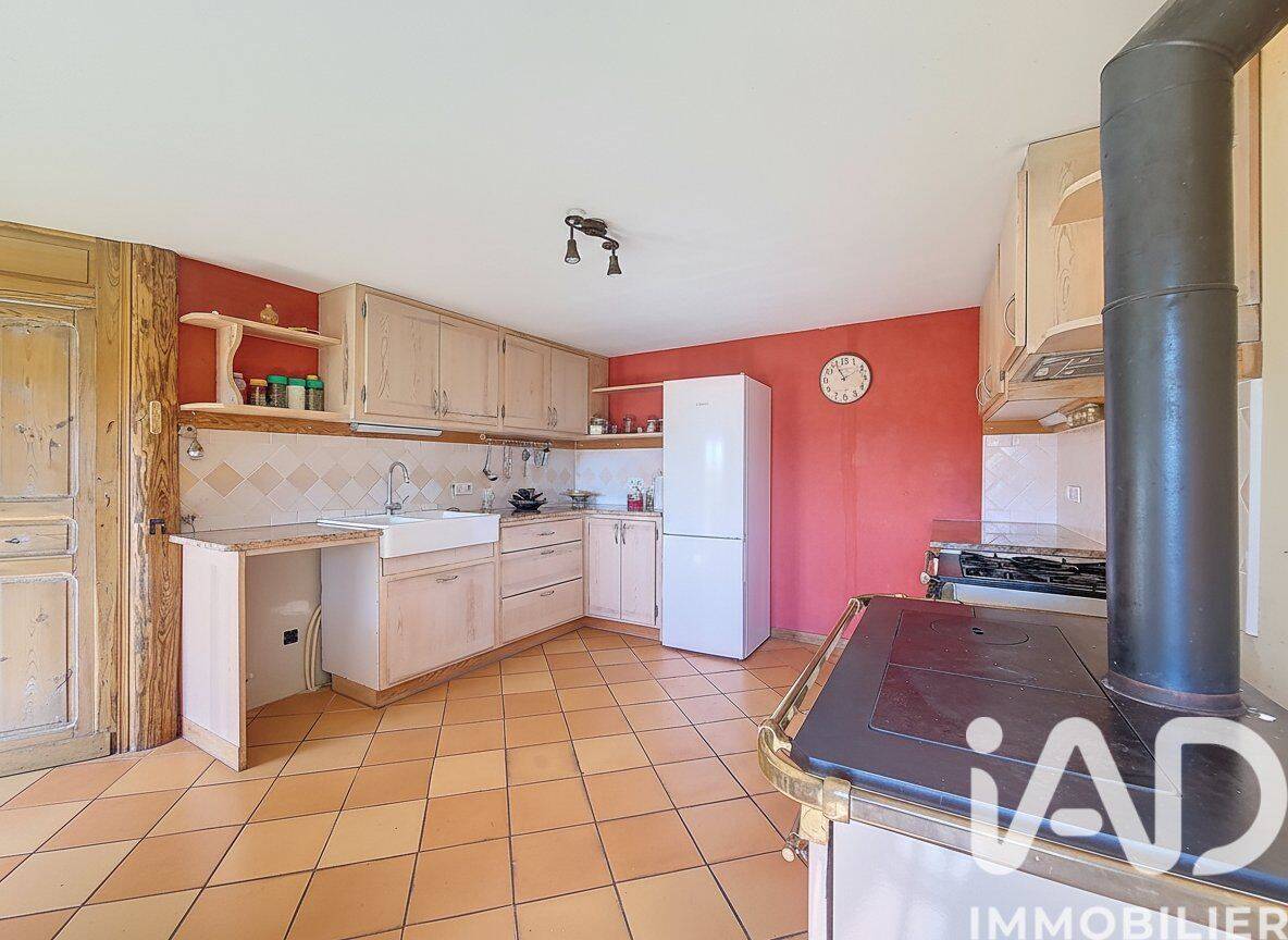 Maison 6 pièces 121 m² · à Saint-Alban-sur-Limagnole · 121 m² · 185 000 €