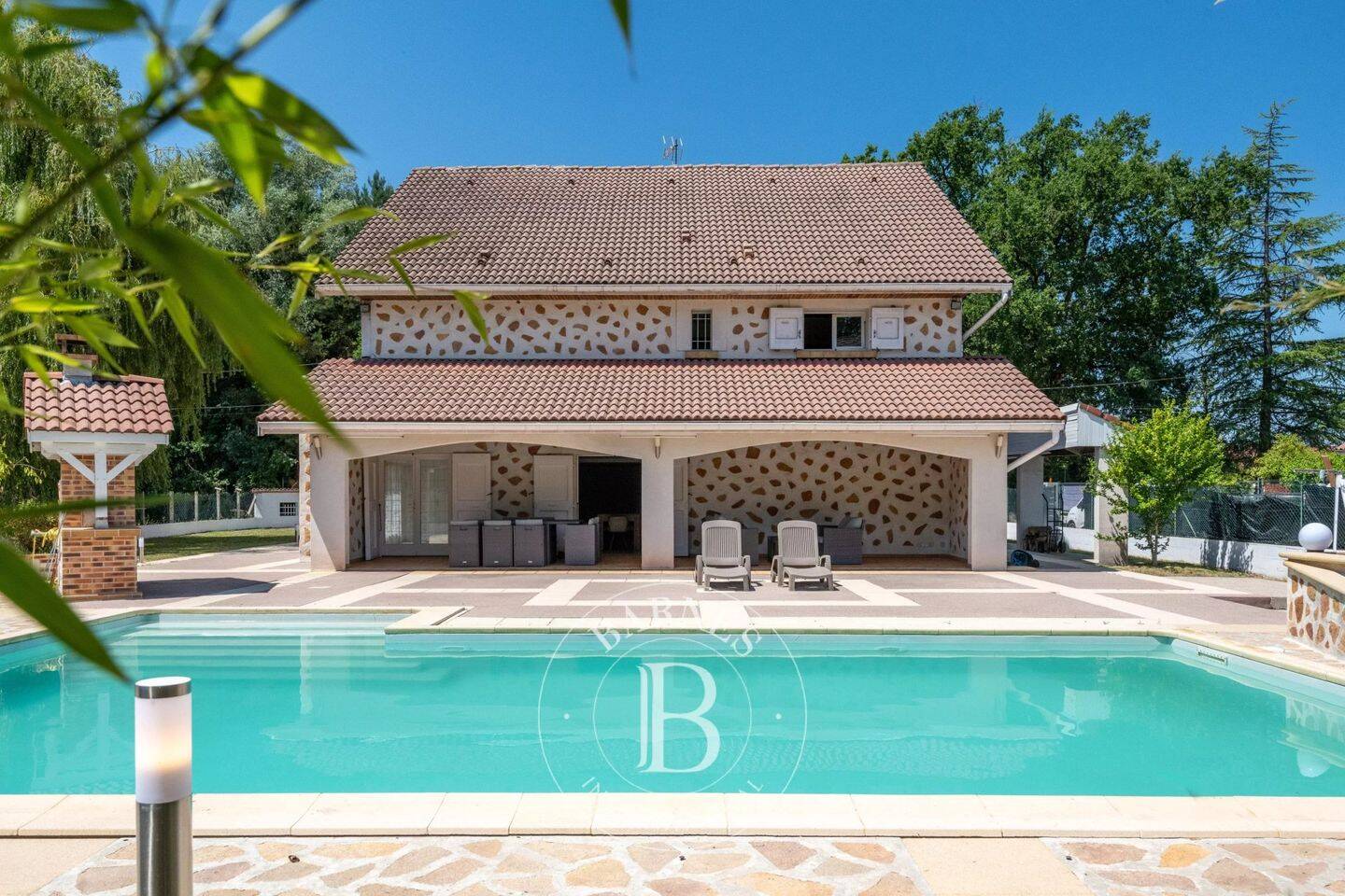 Maison 9 pièces 238 m² · à Tignieu-Jameyzieu · 238 m² · 690 000 €