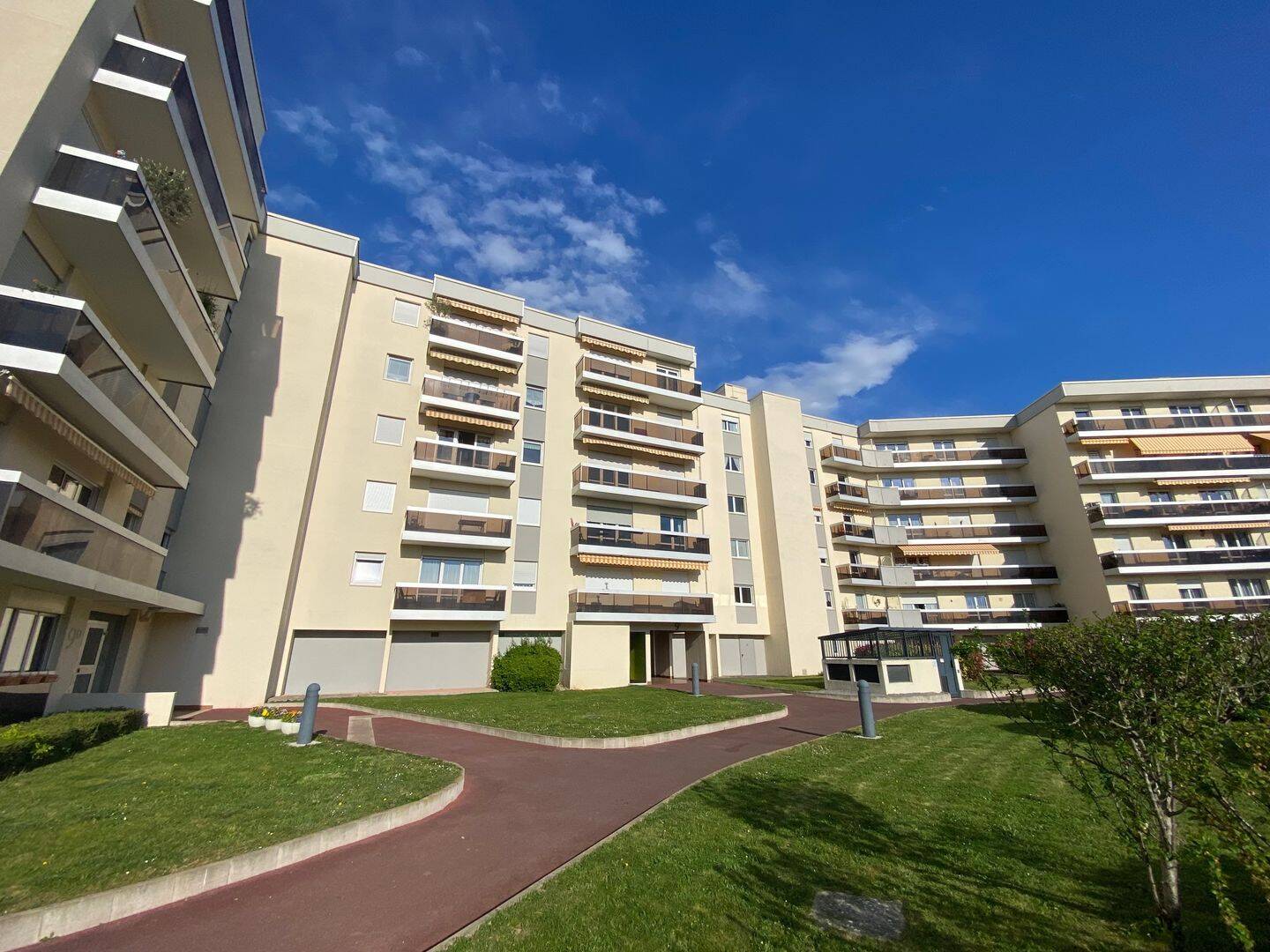 Appartement 2 pièces 71 m² · à Reims · 71 m² · 880 €