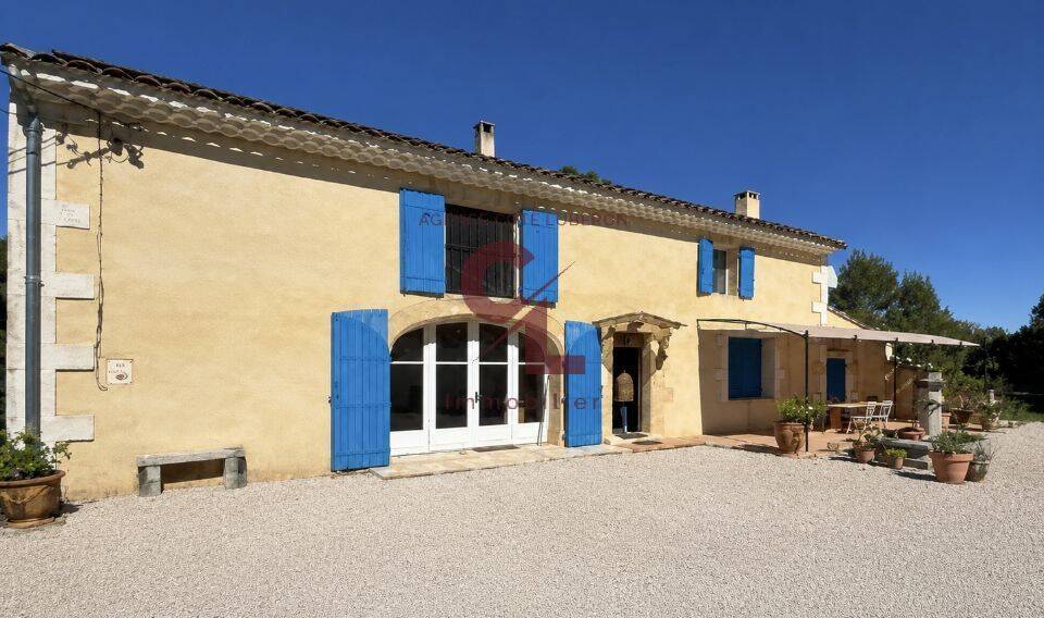 Maison 6 pièces 220 m² · à Châteaurenard · 220 m² · 690 000 €