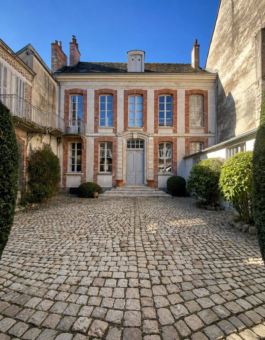 Maison 10 pièces 217 m² · à Sens · 217 m² · 650 000 €