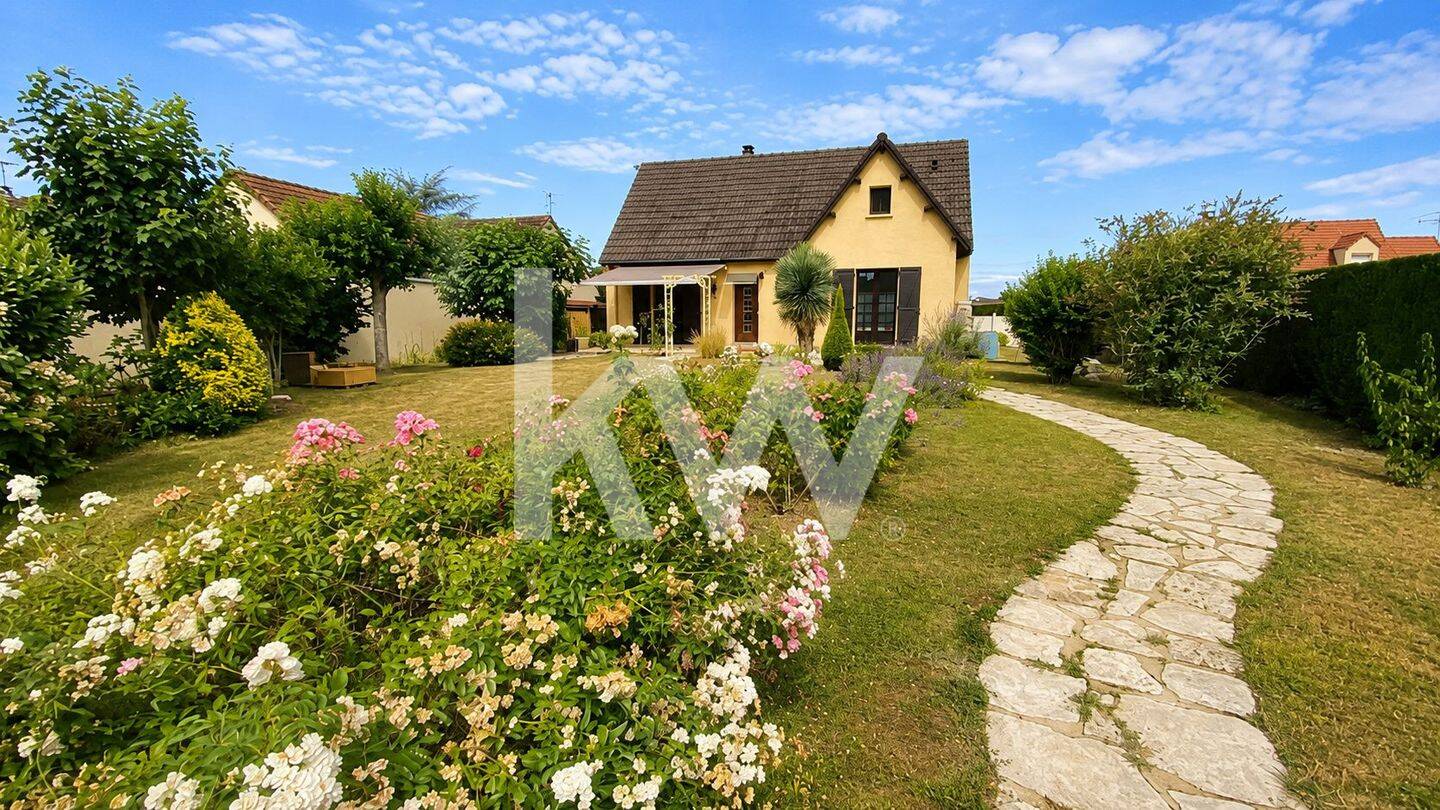 Maison 6 pièces 103 m² · à Sours · 103 m² · 249 000 €