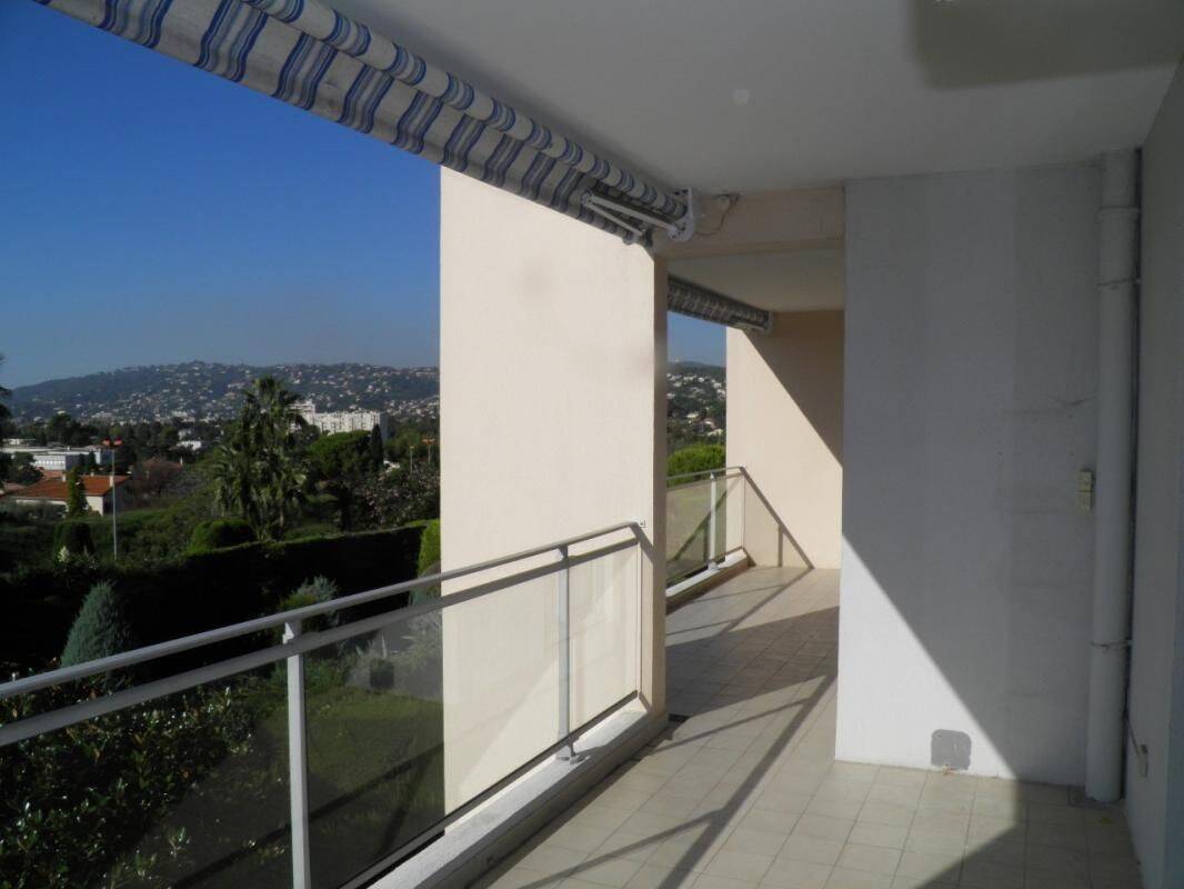 Appartement 2 pièces 84 m² · à Antibes · 84 m² · 1 537 €