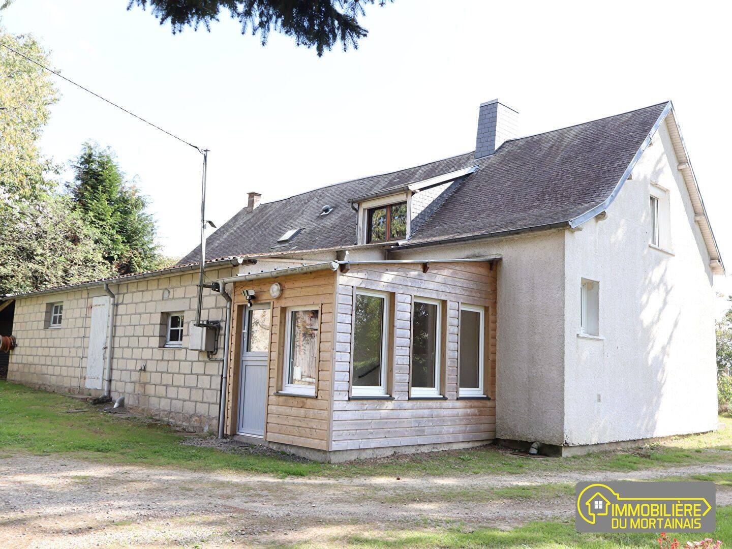 Maison 4 pièces 79 m² · à Saint-Georges-de-Rouelley · 78,5 m² · 107 500 €