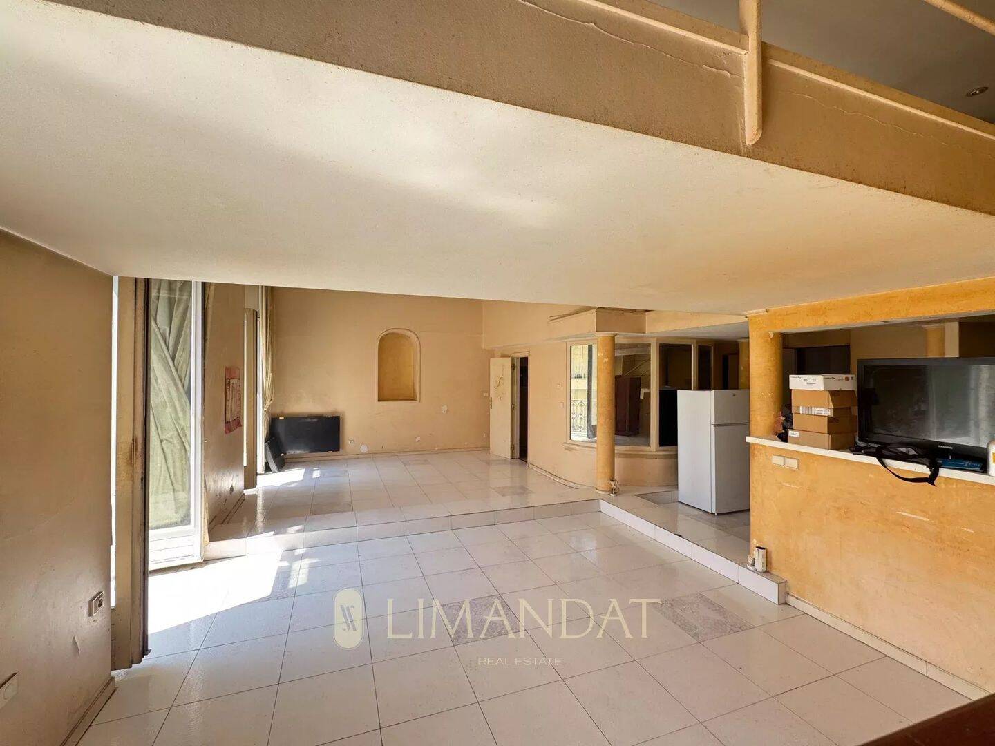 Appartement 2 pièces 105 m² · à Menton · 105 m² · 395 000 €