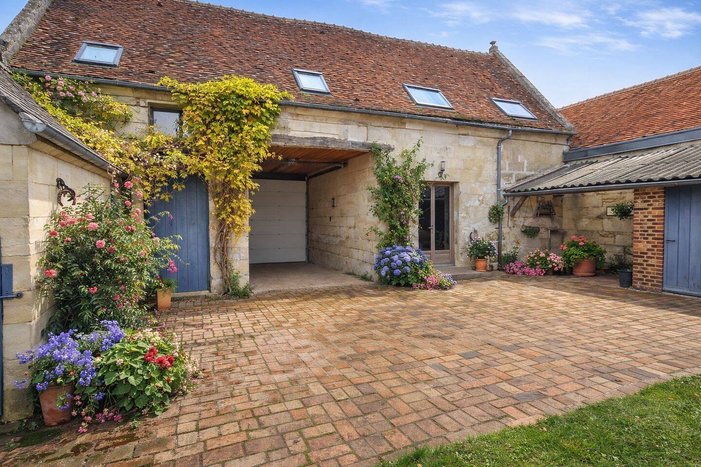 Maison 11 pièces 243 m² · à Ressons-sur-Matz · 243 m² · 475 000 €