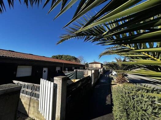 Immeuble à vendre 249 000 € 215 m² Lasbordes 11400