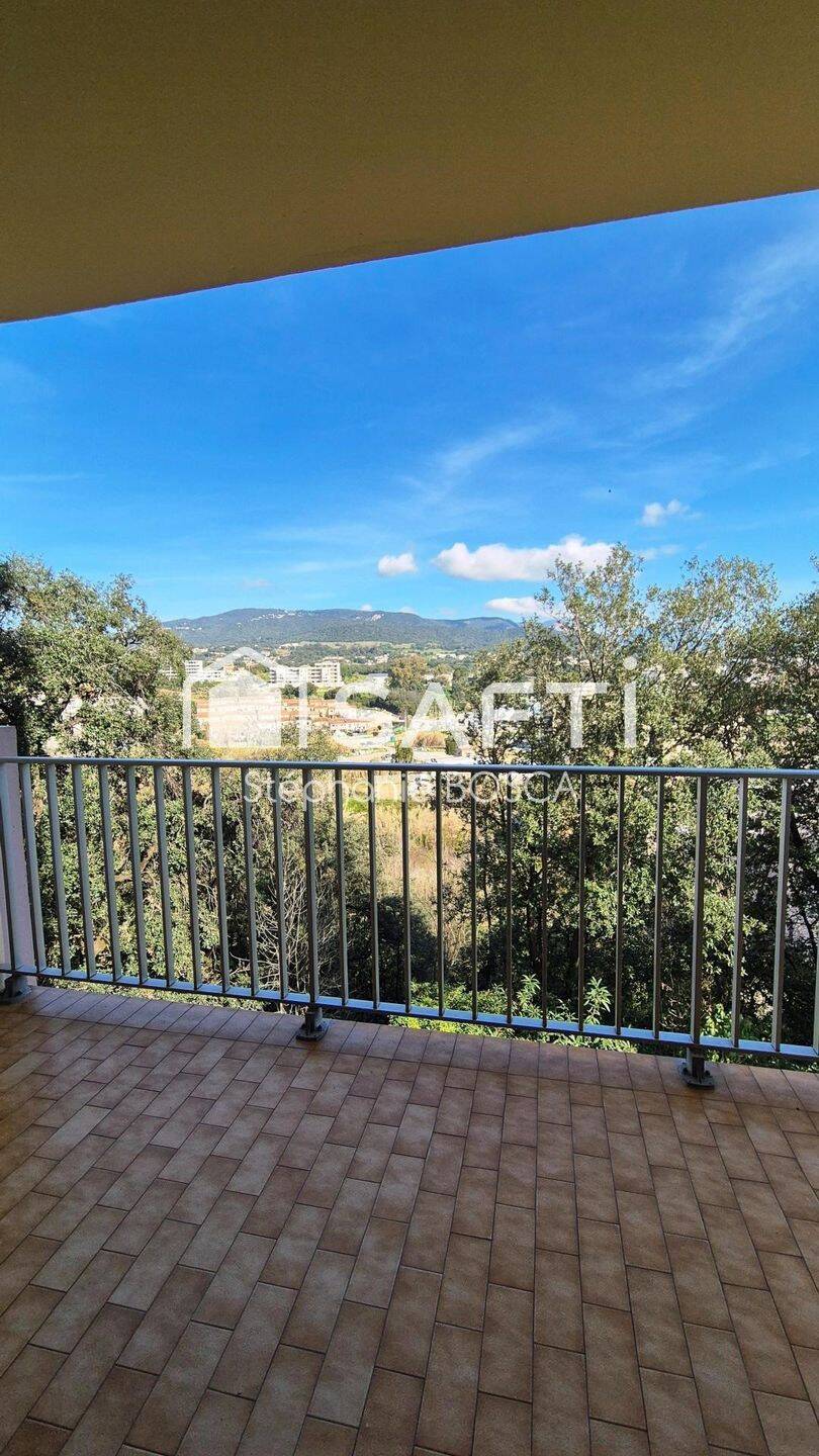 Appartement 3 pièces 90 m² · à Ajaccio · 90 m² · 230 000 €