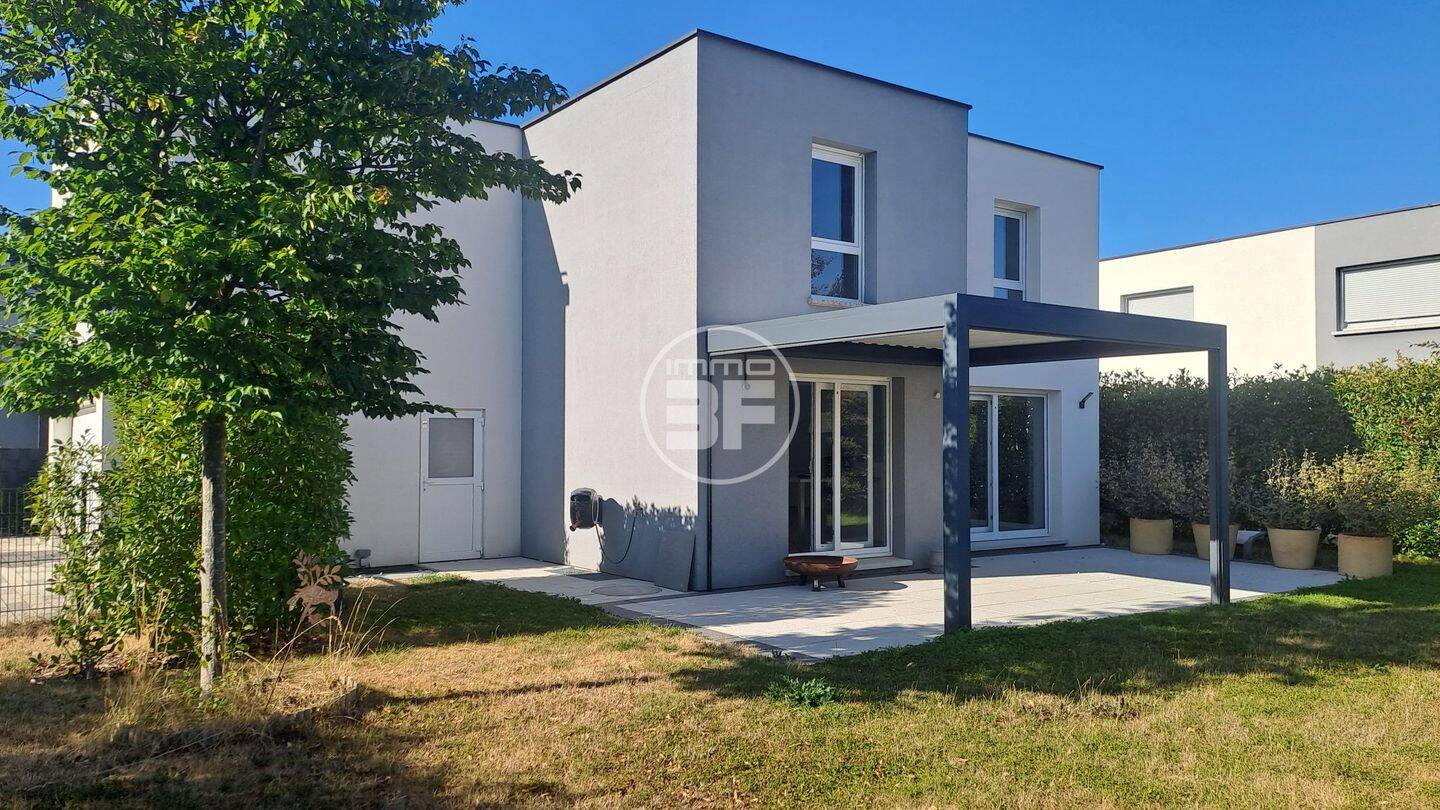 Maison 7 pièces 146 m² · à Sierentz · 145,7 m² · 2 300 €