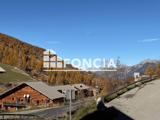 Appartement à vendre 73 300 € 1 pièce 23 m² Étage 1/6 Vars 05560