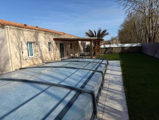 Maison à vendre 269 000 € 4 pièces 3 chambres 121 m² 882 m² de terrain Vernoux-sur-Boutonne 79170