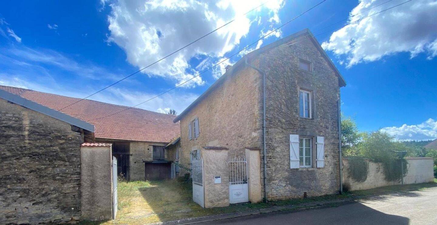 Maison 6 pièces 160 m² · à Orain · 160 m² · 93 000 €