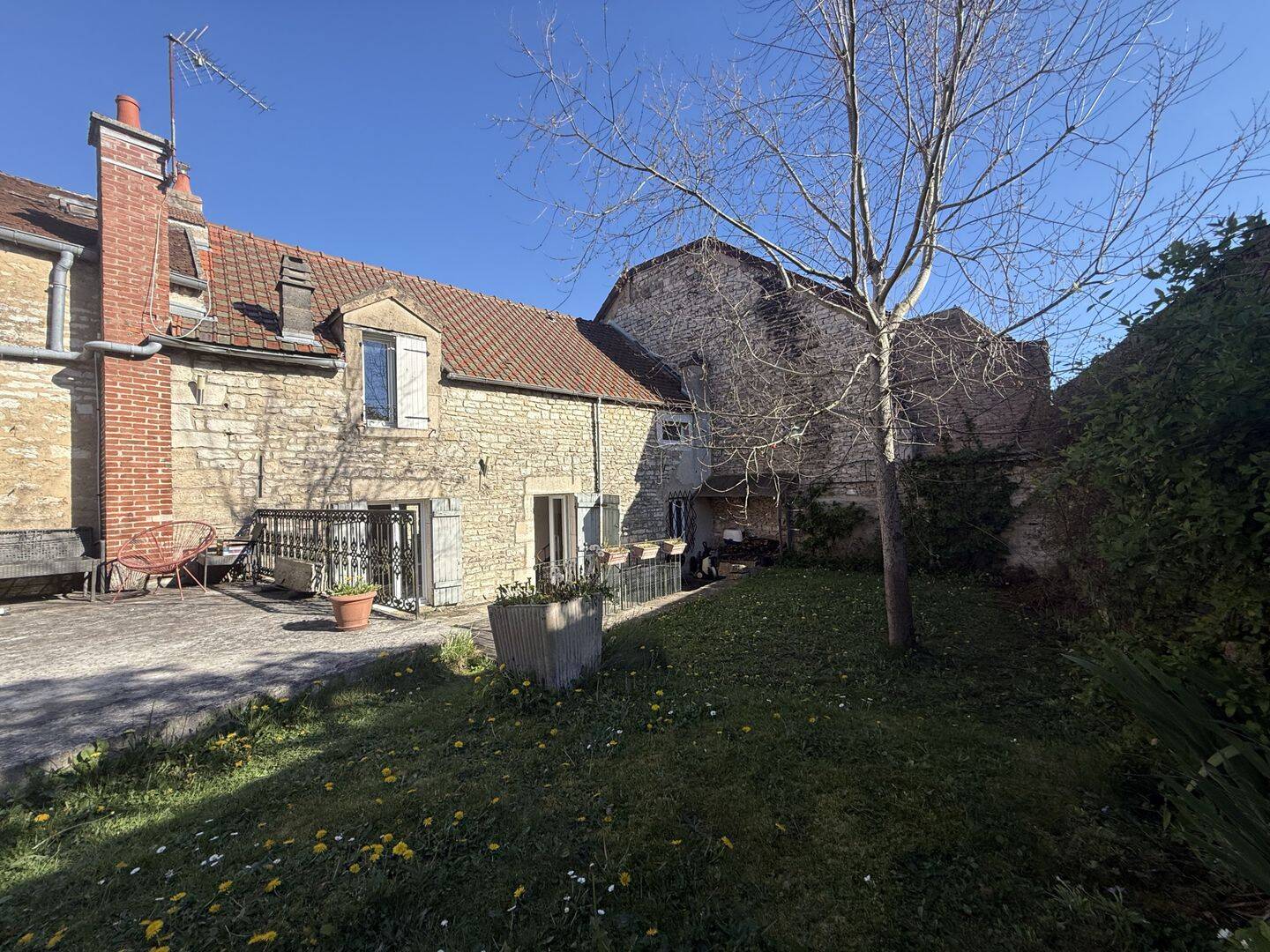 Maison 8 pièces 176 m² · à Montbard · 176 m² · 285 000 €