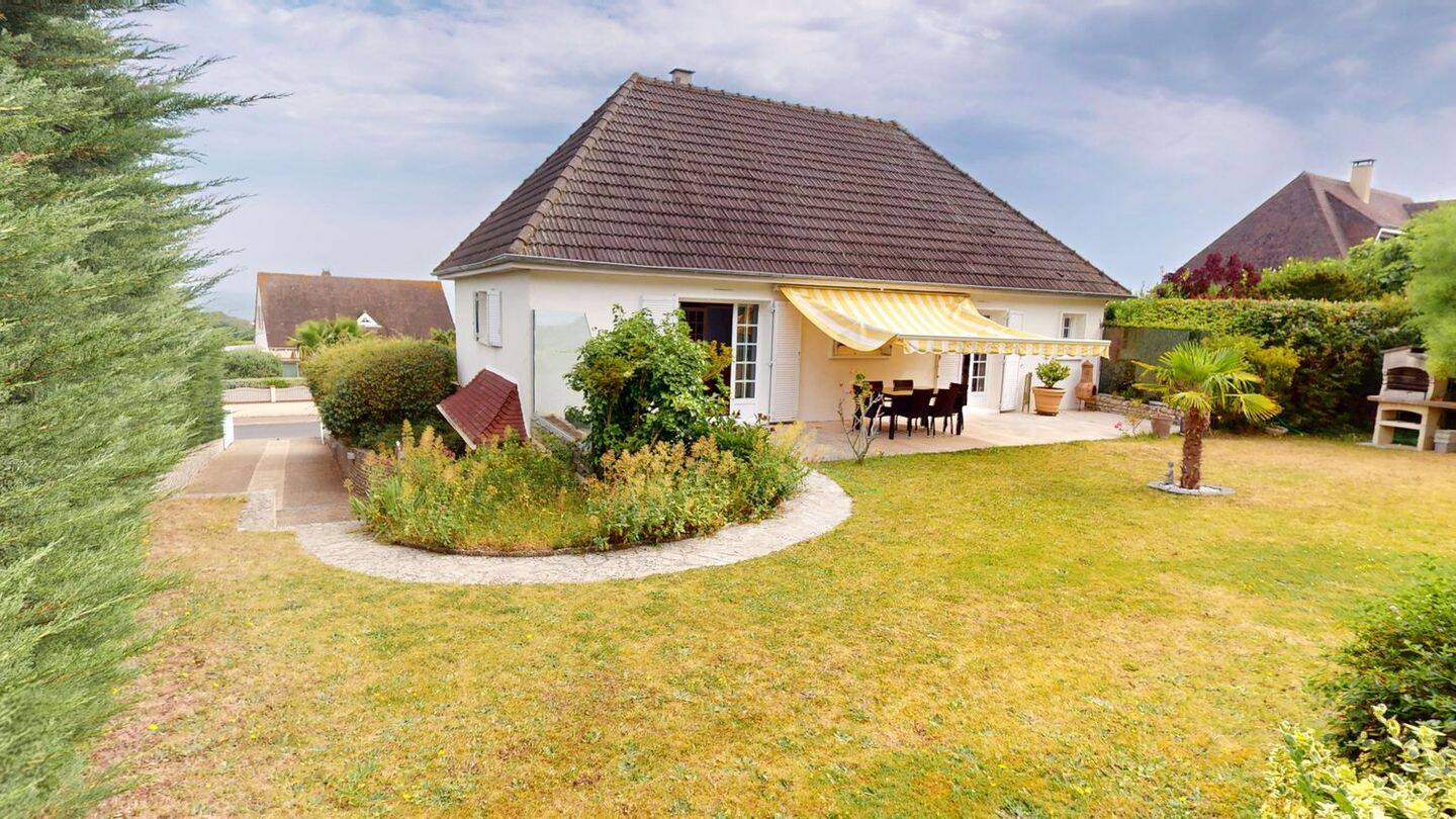 Maison 6 pièces 112 m² · à Ver-sur-Mer · 112,2 m² · 450 000 €