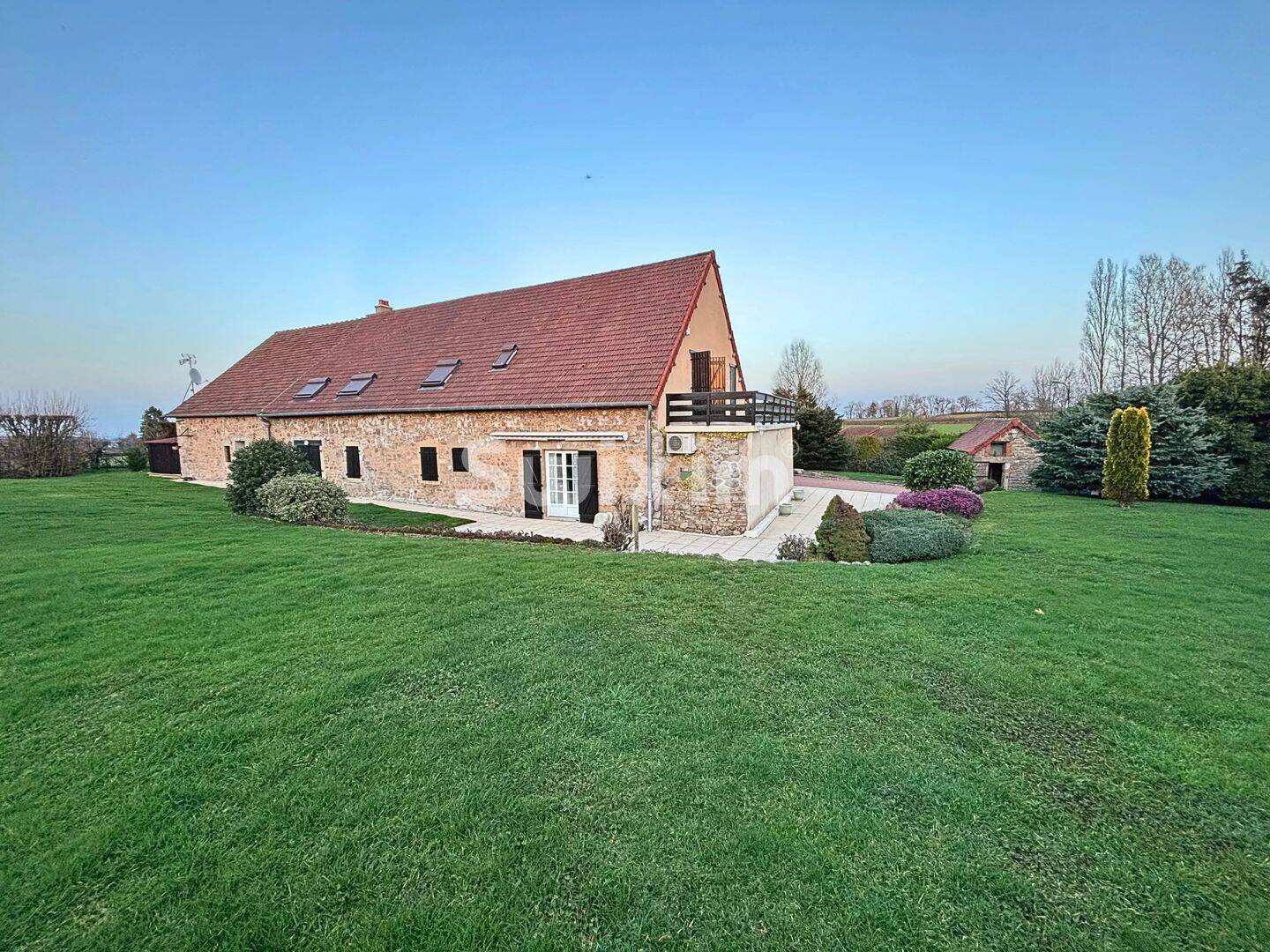 Maison 7 pièces 188 m² · à Saulieu · 188 m² · 429 000 €