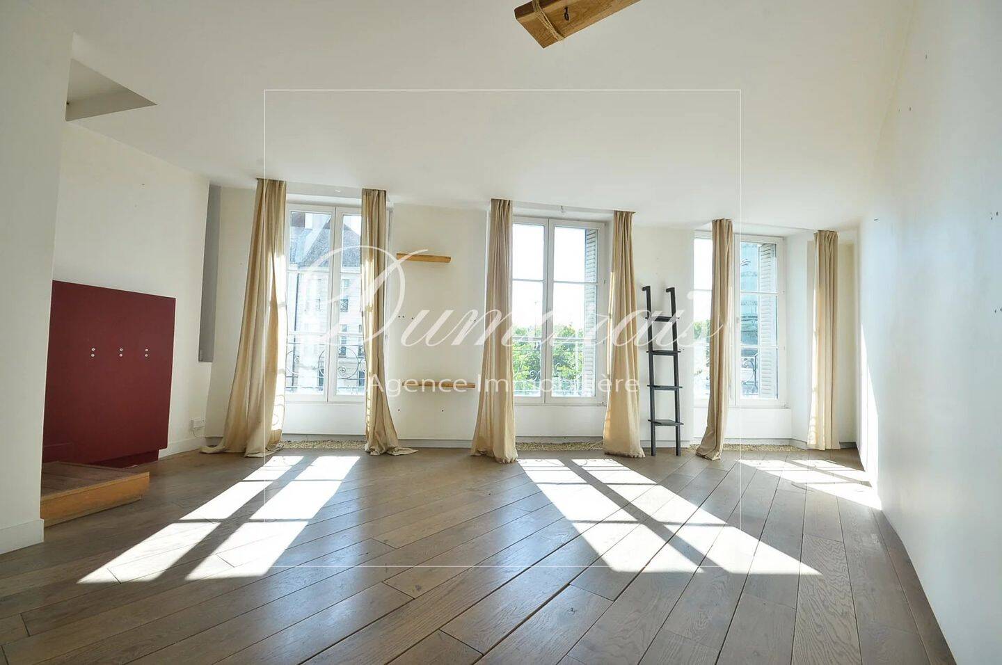 Appartement 3 pièces 71 m² · à Paris 11ème Arrondissement · 71 m² · 2 460 €/mois