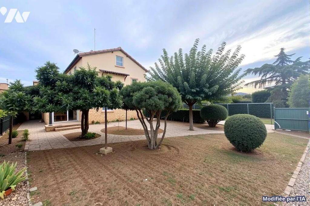 Maison 7 pièces 600 m² · à Bagnols-sur-Cèze · 600 m² · 199 000 €
