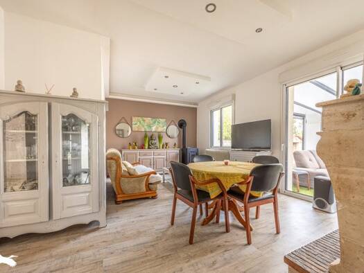 Maison de plain-pied à vendre 213 950 € 4 pièces 3 chambres 87 m² 1 812 m² de terrain Rabelais-Le Porteau Fontenay-le-Comte 85200