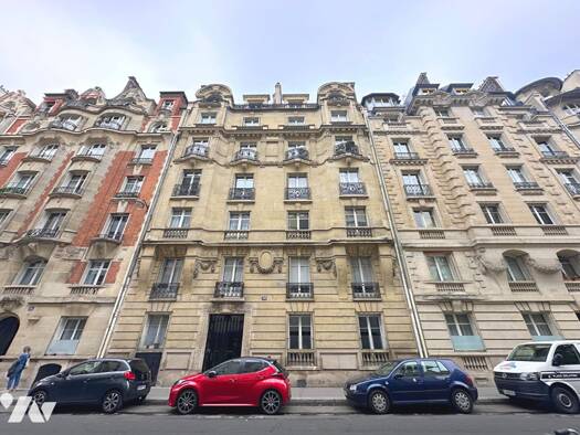 Appartement à vendre 81 000 € 1 pièce 1 chambre 6 m² Étage 7/7 Paris 15ème arrondissement 75015